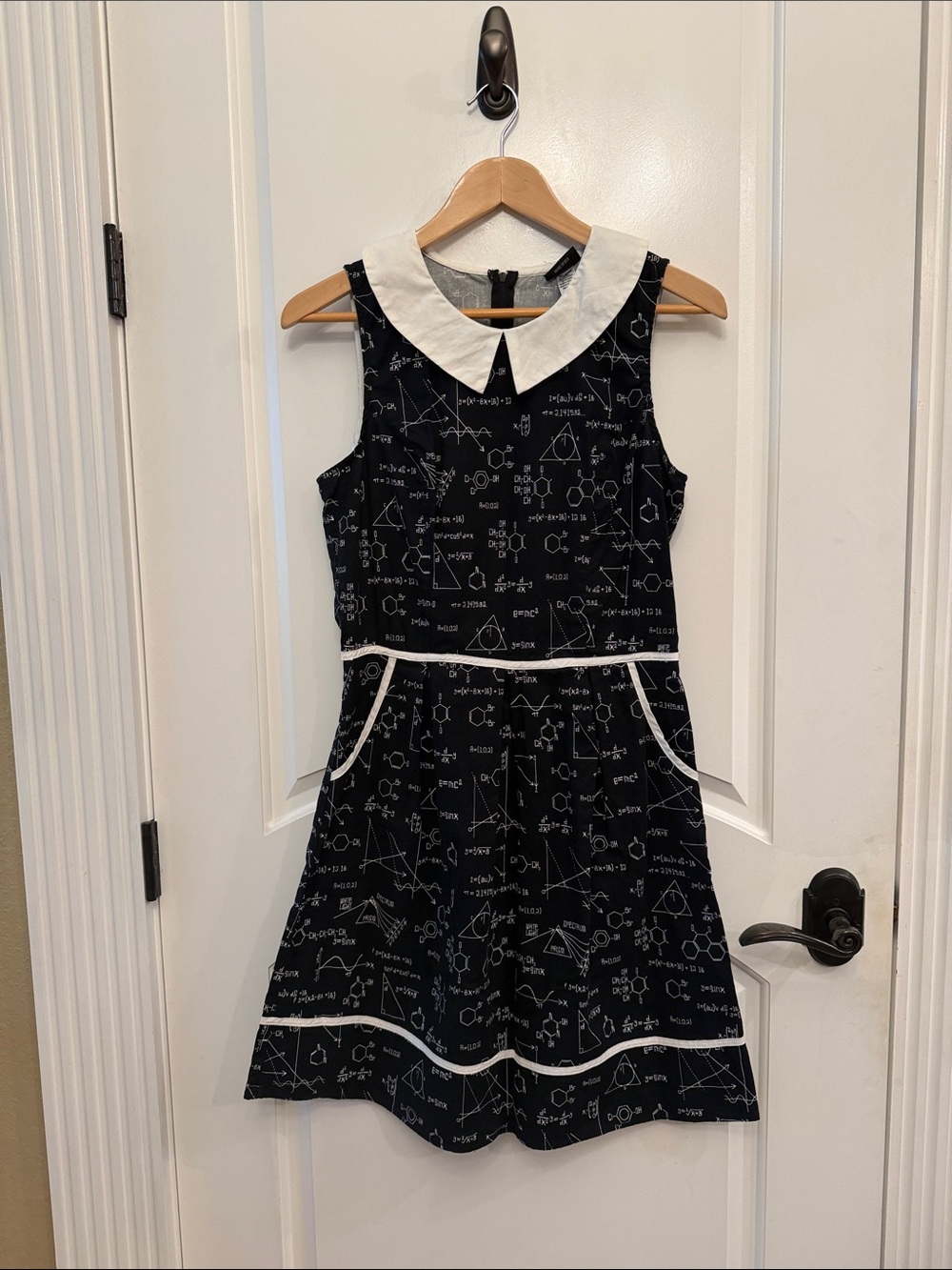 Retrolicious Black Science & Math Print Dress with White Collar L